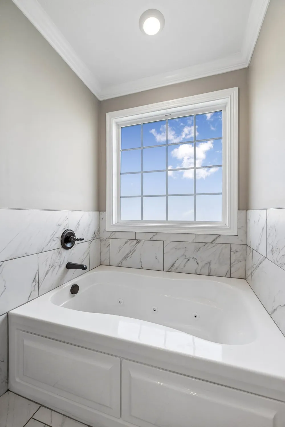 429 Crestwicke Ct Clarksville, TN 37043