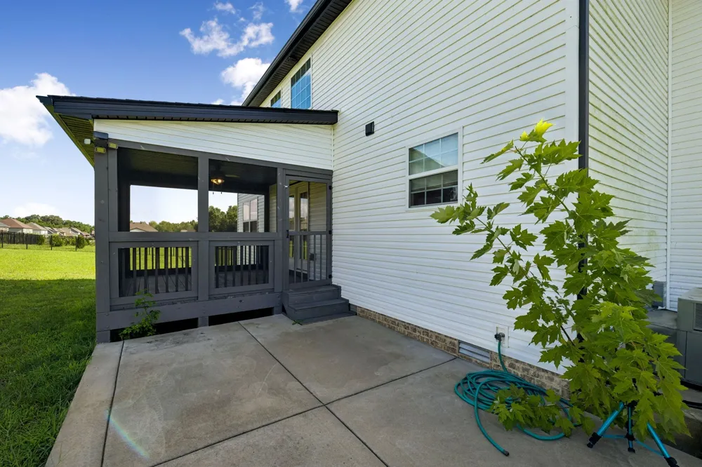 429 Crestwicke Ct Clarksville, TN 37043