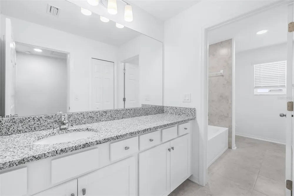 5246 CURRANT STREET Lakeland, FL 33811