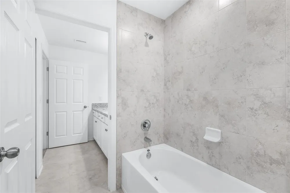 5246 CURRANT STREET Lakeland, FL 33811