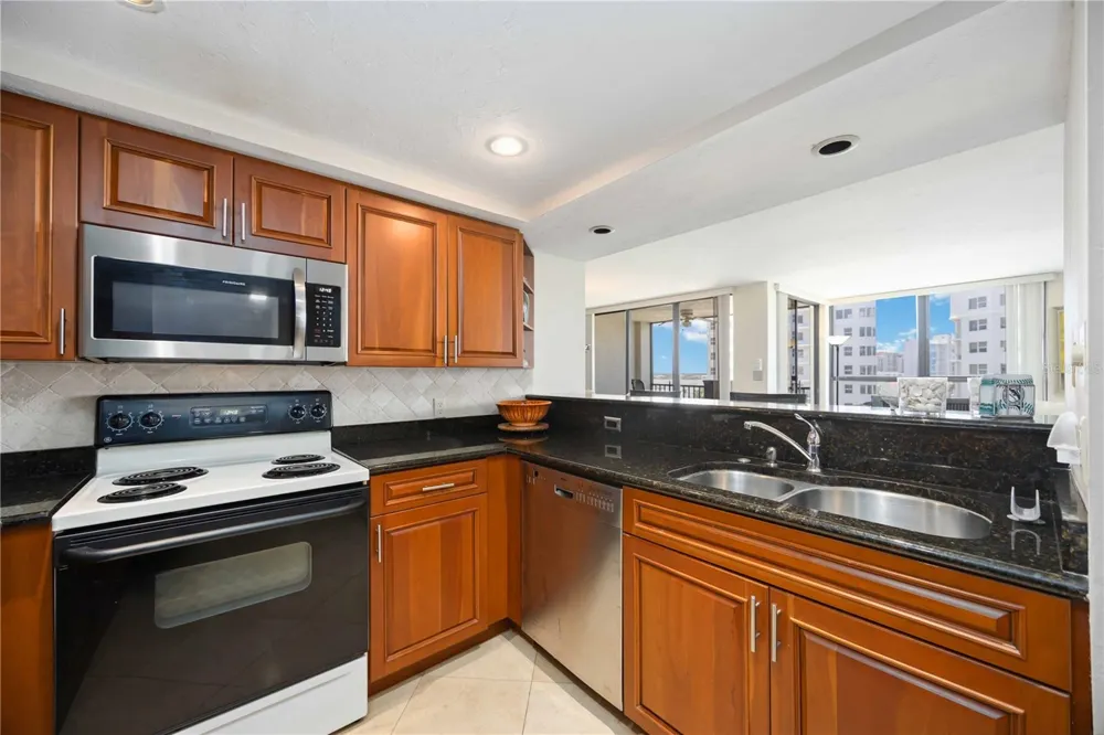 11 SUNSET DRIVE #505 Sarasota, FL 34236