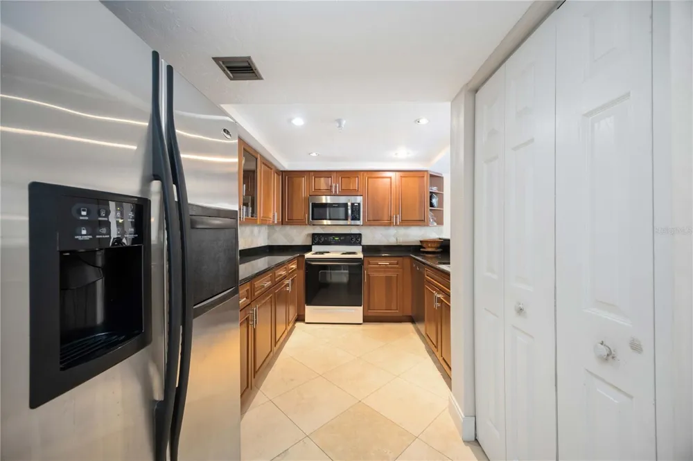 11 SUNSET DRIVE #505 Sarasota, FL 34236