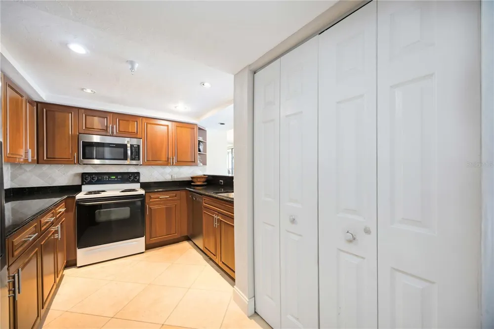 11 SUNSET DRIVE #505 Sarasota, FL 34236