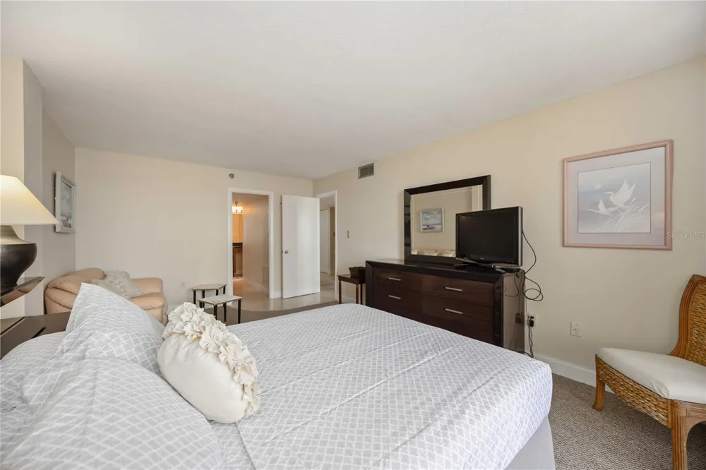 11 SUNSET DRIVE #505 Sarasota, FL 34236