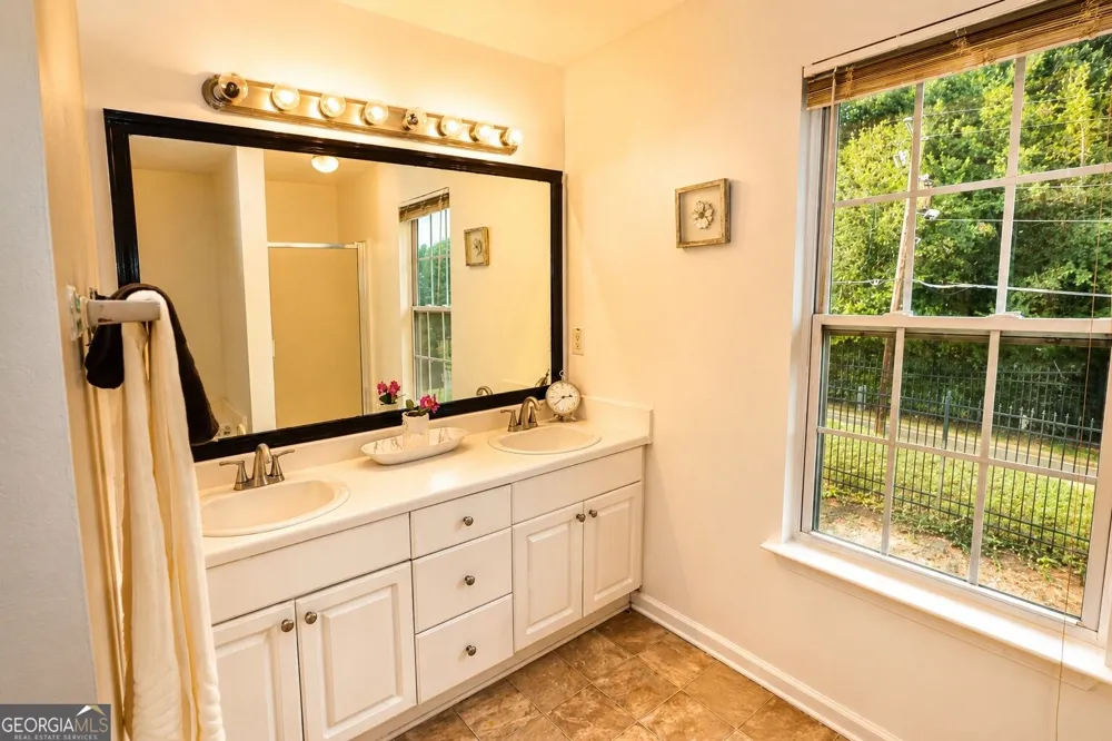 6181 Grove Crest WAY Austell, GA 30168
