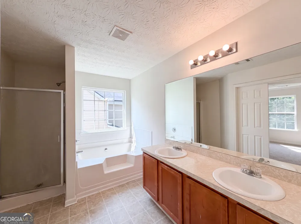 2287 Silver Maple CIR Ellenwood, GA 30294