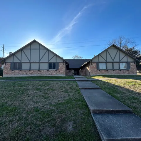 7208 Creekside Drive #C