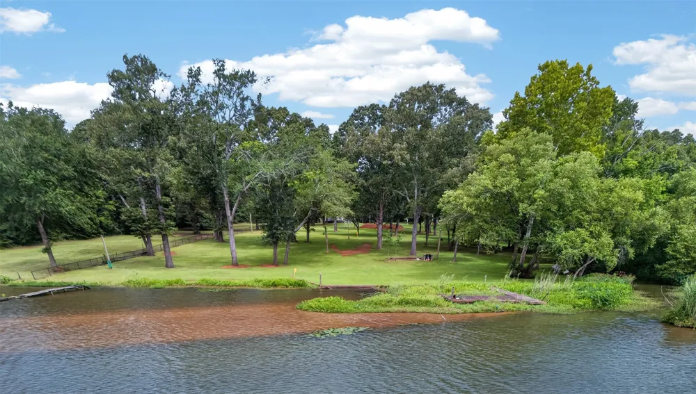 2401 Lake Park Ln Jacksonville, TX 75766
