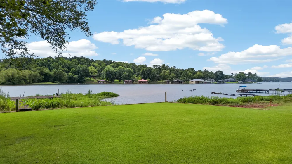 2401 Lake Park Ln Jacksonville, TX 75766
