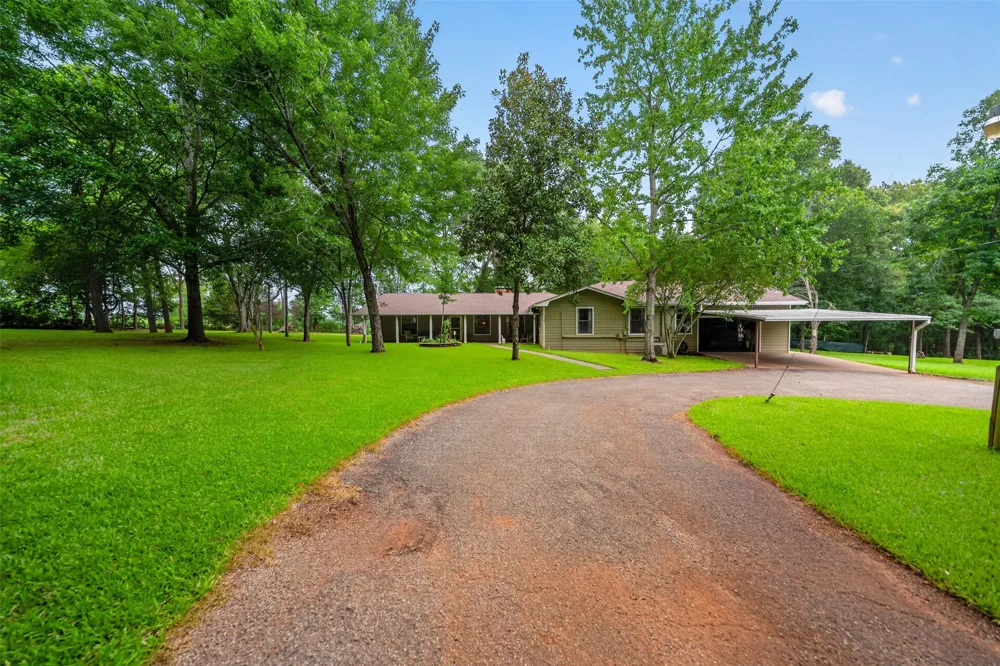 2401 Lake Park Ln Jacksonville, TX 75766