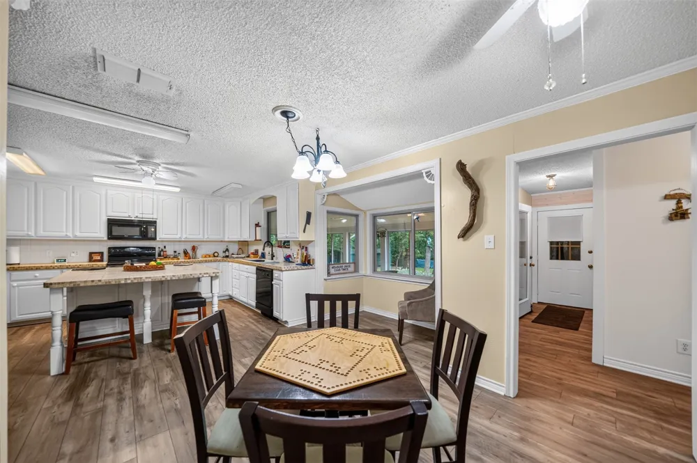 2401 Lake Park Ln Jacksonville, TX 75766