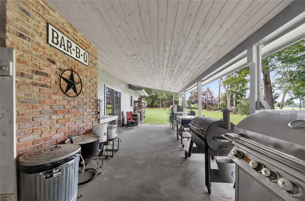2401 Lake Park Ln Jacksonville, TX 75766