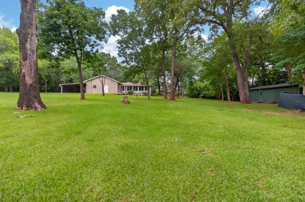 2401 Lake Park Ln Jacksonville, TX 75766