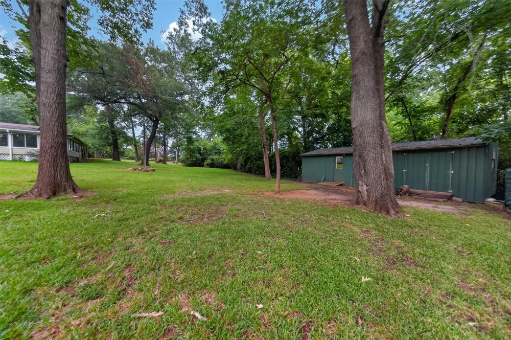 2401 Lake Park Ln Jacksonville, TX 75766