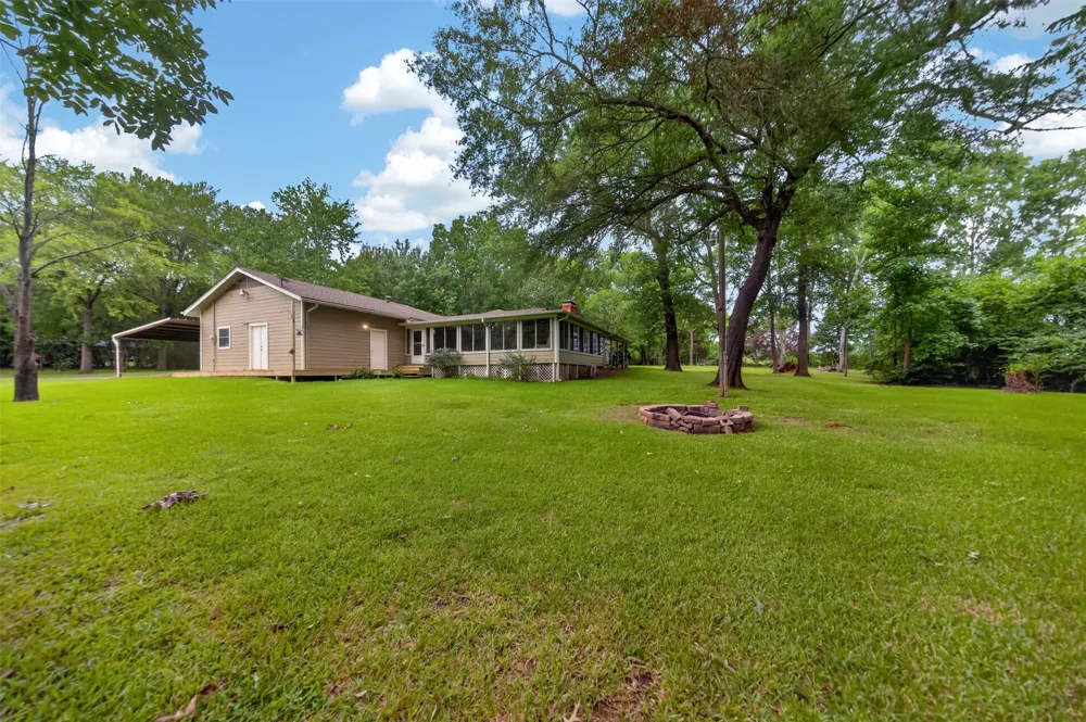 2401 Lake Park Ln Jacksonville, TX 75766