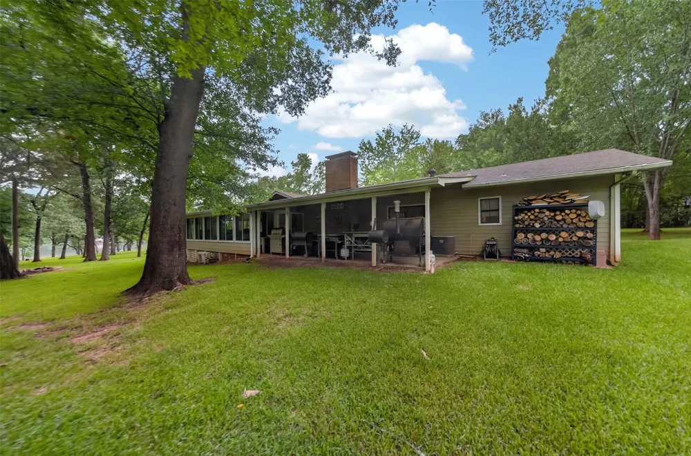 2401 Lake Park Ln Jacksonville, TX 75766