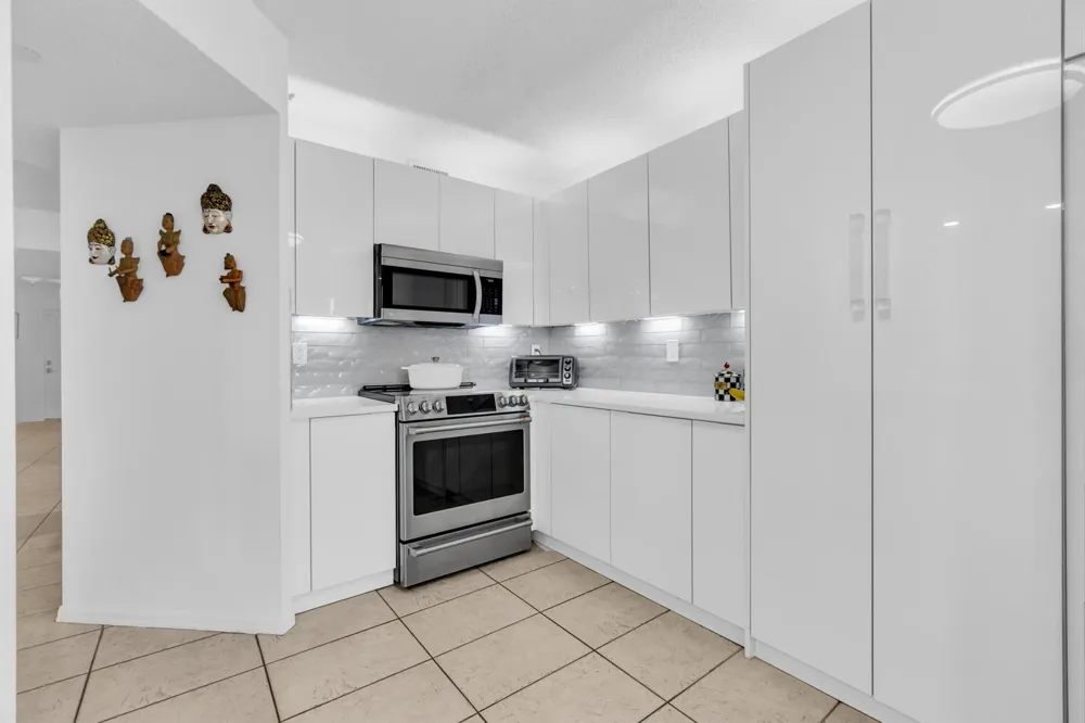 7759 GRANVILLE DRIVE #306 Tamarac, FL 33321