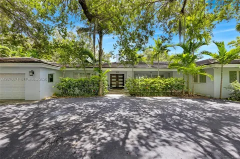 3709 Alhambra Ct