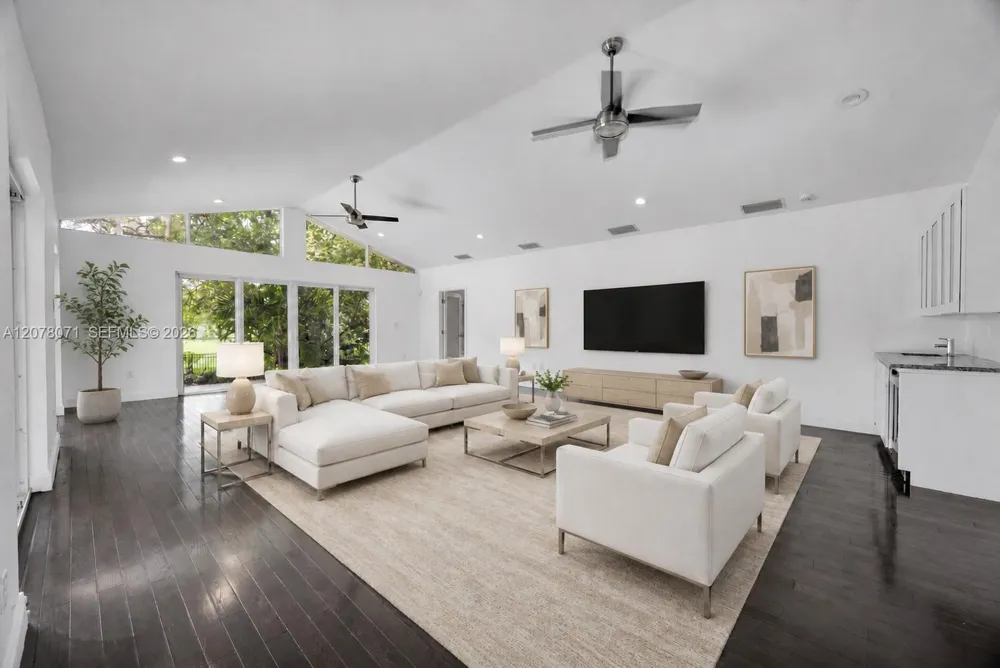 3709 Alhambra Ct Coral Gables, FL 33134