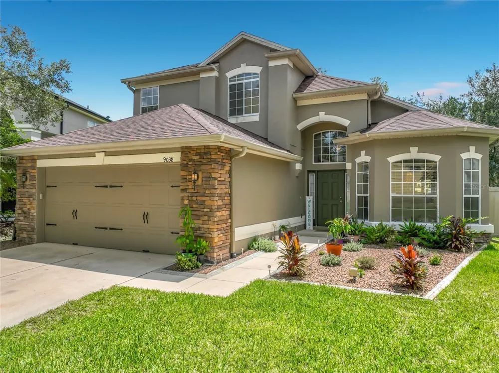 9038 VICKROY TERRACE Oviedo, FL 32765