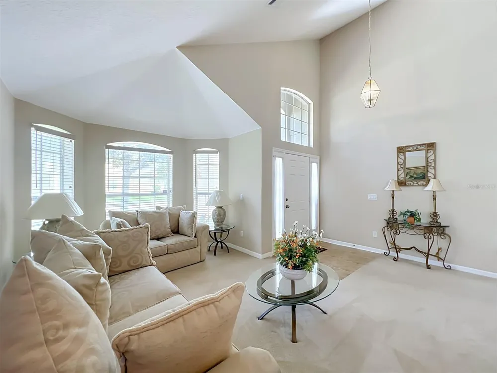 9038 VICKROY TERRACE Oviedo, FL 32765
