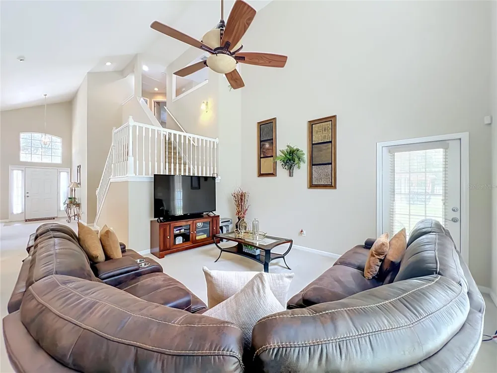 9038 VICKROY TERRACE Oviedo, FL 32765