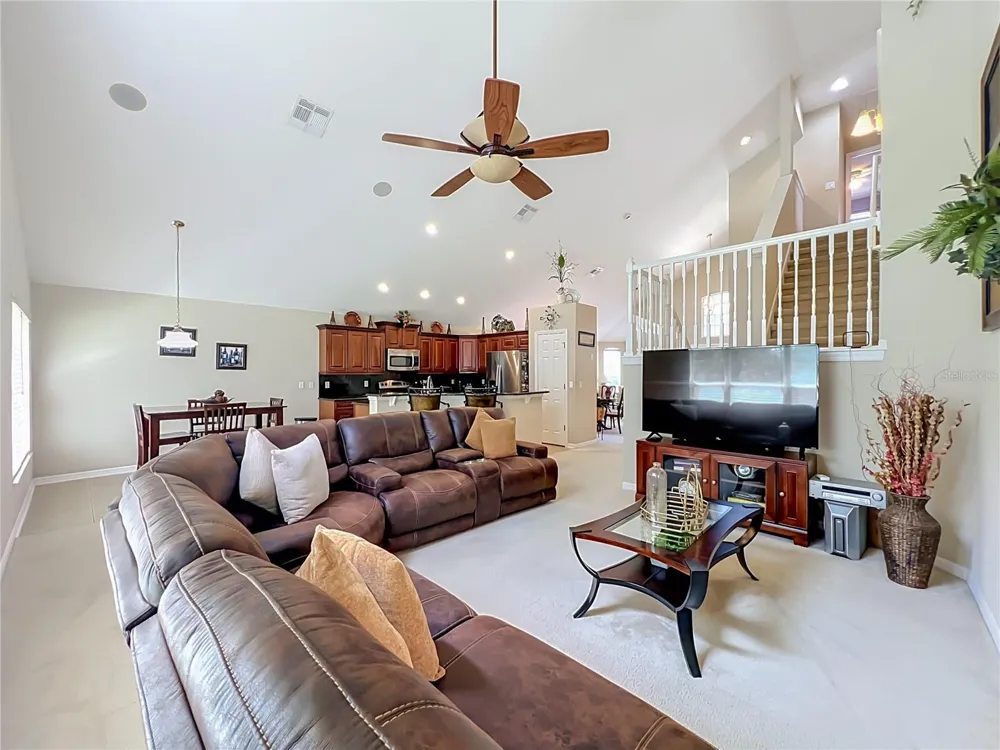 9038 VICKROY TERRACE Oviedo, FL 32765