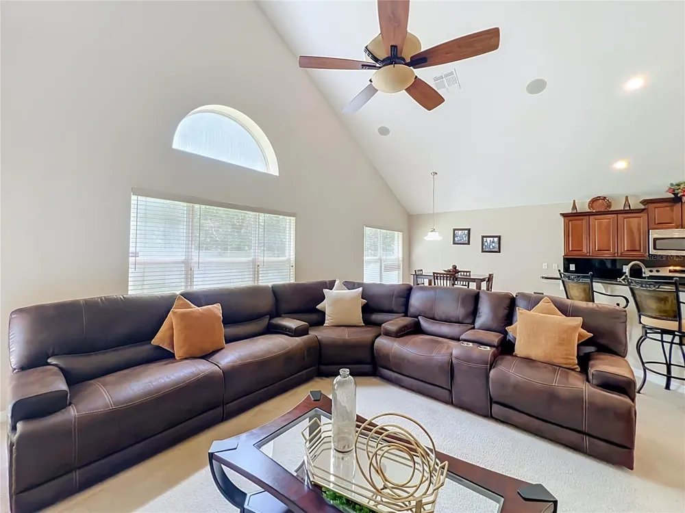 9038 VICKROY TERRACE Oviedo, FL 32765