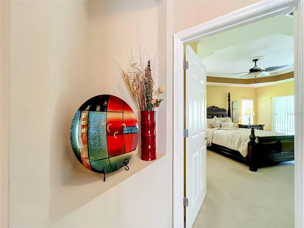 9038 VICKROY TERRACE Oviedo, FL 32765