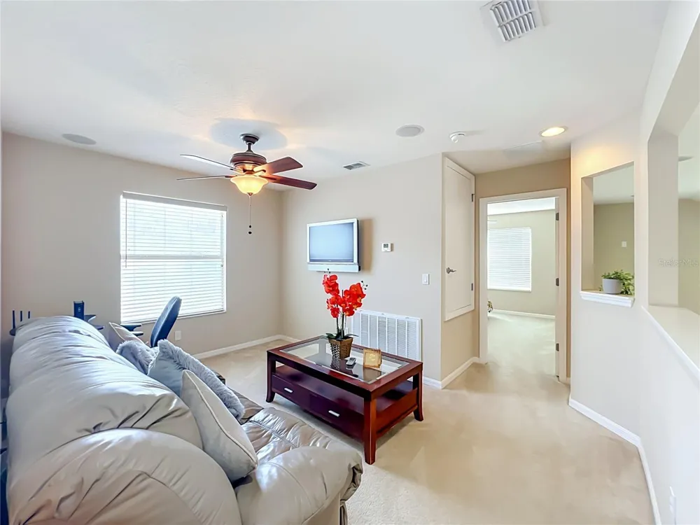 9038 VICKROY TERRACE Oviedo, FL 32765