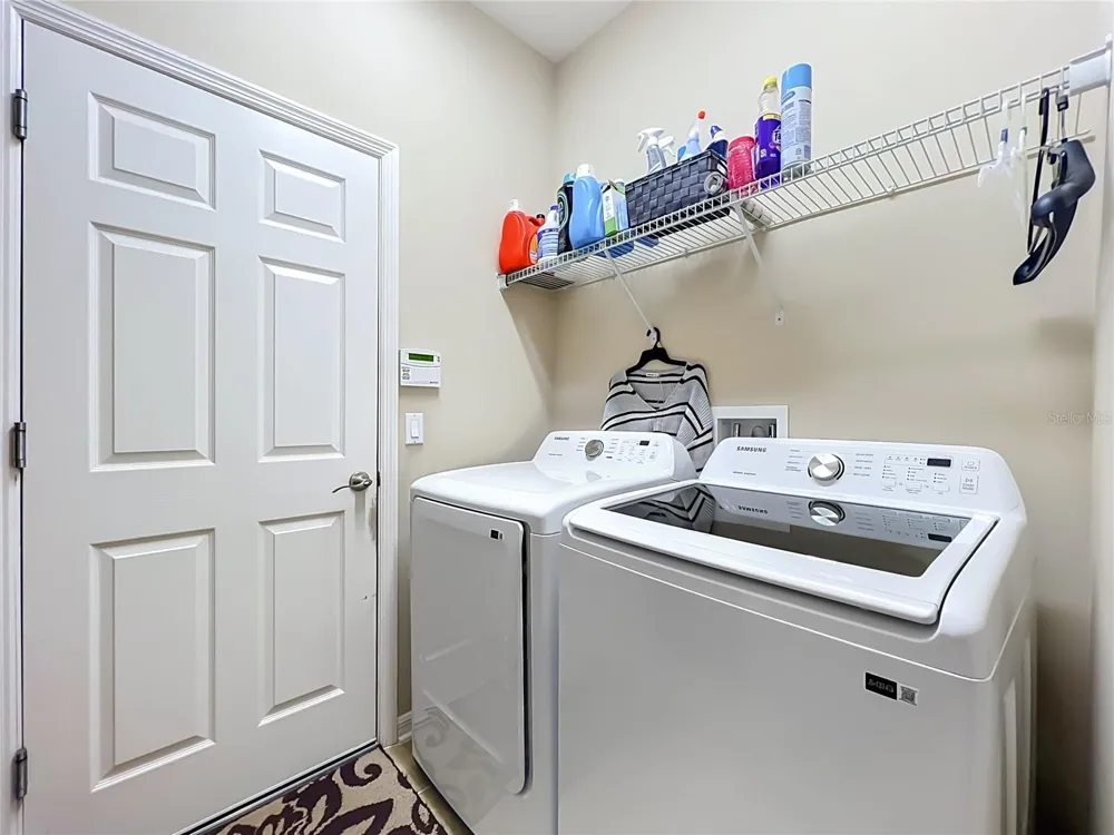 9038 VICKROY TERRACE Oviedo, FL 32765