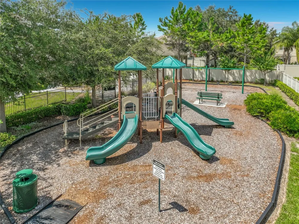 9038 VICKROY TERRACE Oviedo, FL 32765