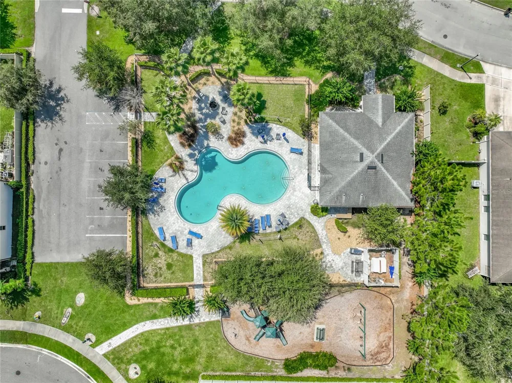 9038 VICKROY TERRACE Oviedo, FL 32765
