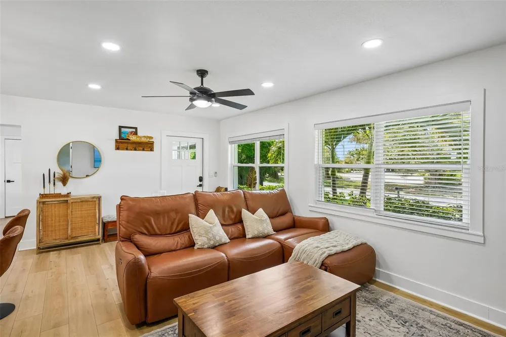10791 TEMPLE TERRACE Seminole, FL 33772