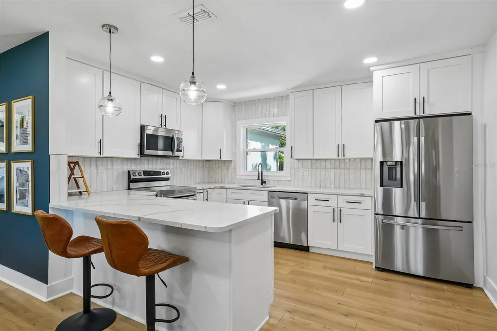 10791 TEMPLE TERRACE Seminole, FL 33772