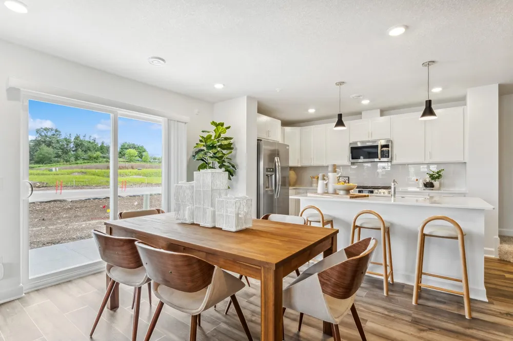 5431 Long Pointe Pass Woodbury, MN 55129