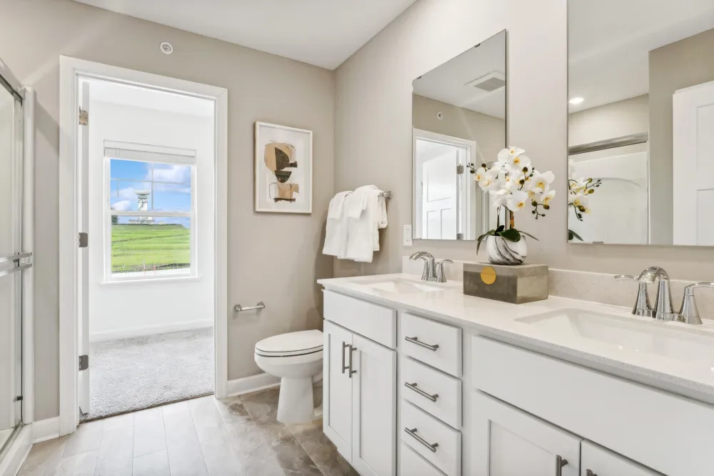 5431 Long Pointe Pass Woodbury, MN 55129
