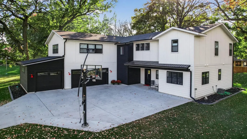 20026 Twin Oaks Circle Jordan, MN 55352