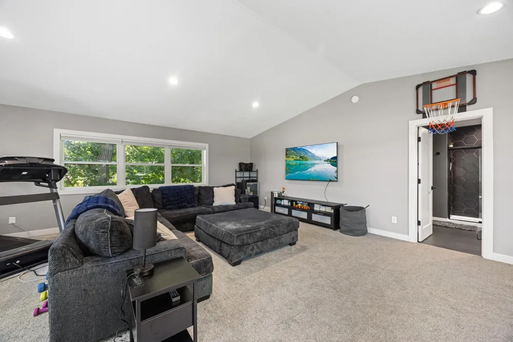 20026 Twin Oaks Circle Jordan, MN 55352