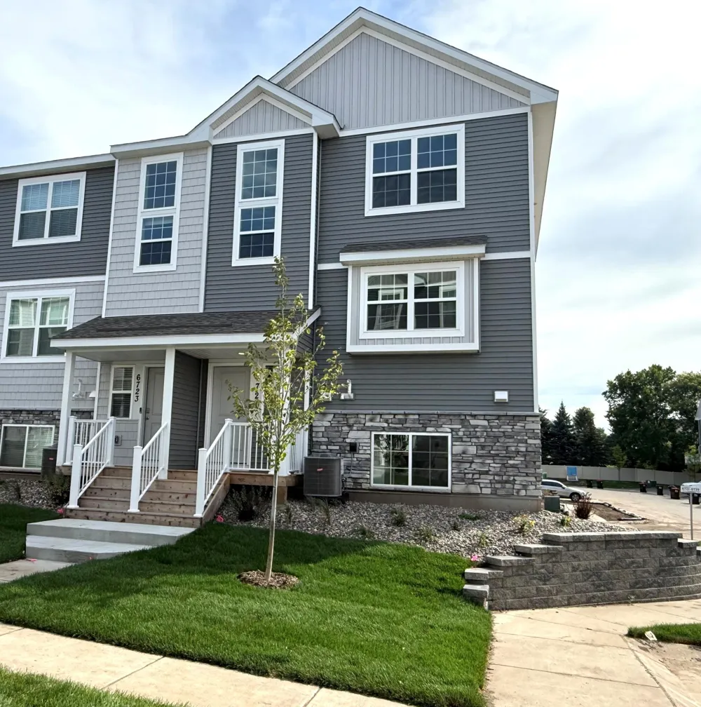 6721 Hinterland Trail S Cottage Grove, MN 55016