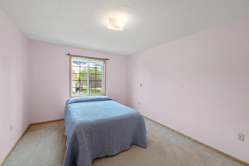 2462 Oakridge Circle Hudson, WI 54016
