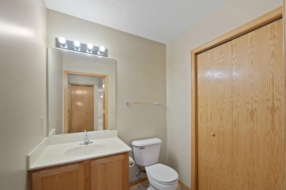 2462 Oakridge Circle Hudson, WI 54016