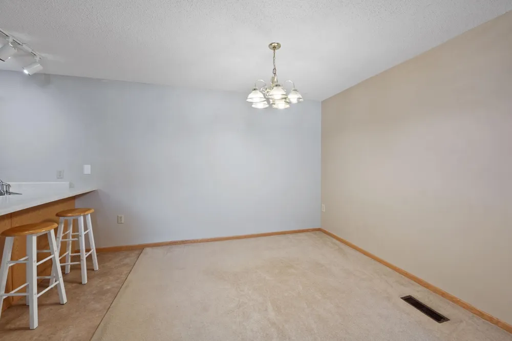 2462 Oakridge Circle Hudson, WI 54016