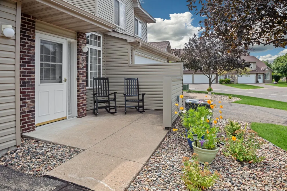 2462 Oakridge Circle Hudson, WI 54016
