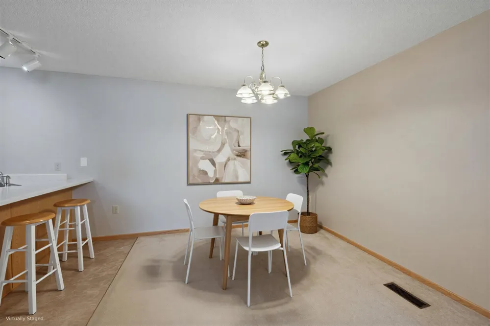 2462 Oakridge Circle Hudson, WI 54016