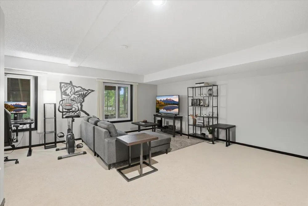 1251 Archer Lane Plymouth, MN 55447