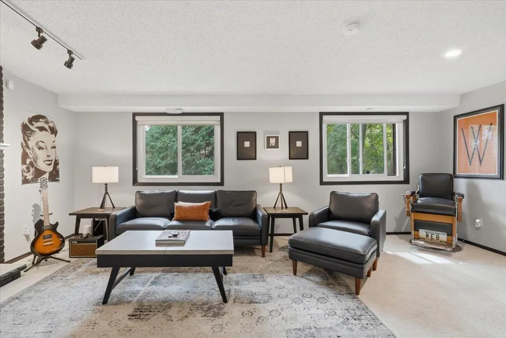 1251 Archer Lane Plymouth, MN 55447