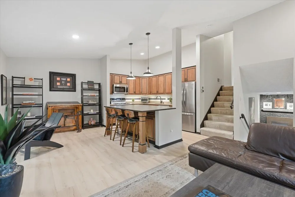 1251 Archer Lane Plymouth, MN 55447
