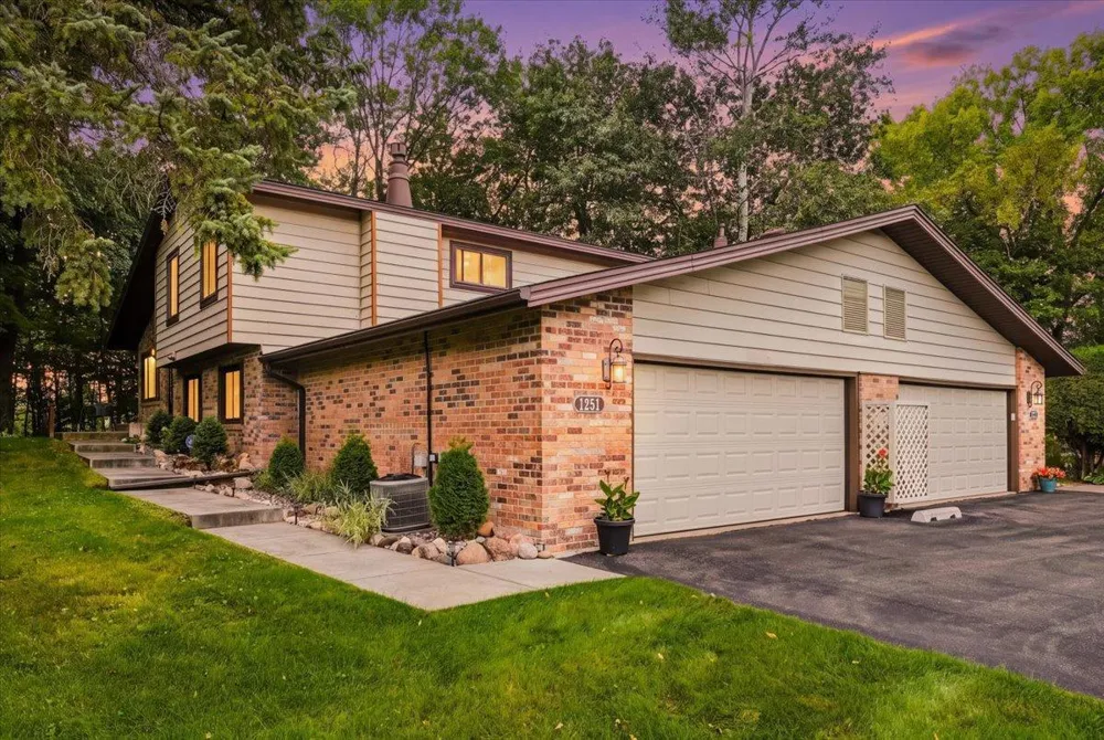 1251 Archer Lane Plymouth, MN 55447