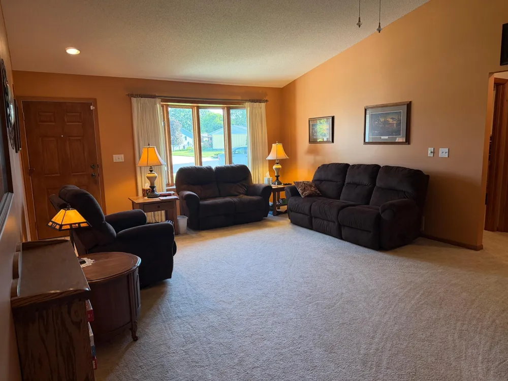 217 Green Lea Lane Albert Lea, MN 56007